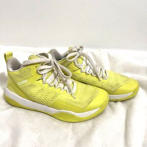 Moolah Neovolt Pro Mid Basketball Shoes Womens Size 7.5 Highlight Tape Yellow